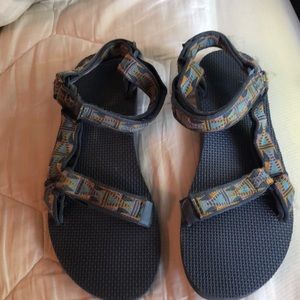 Excellent condition Tevas
